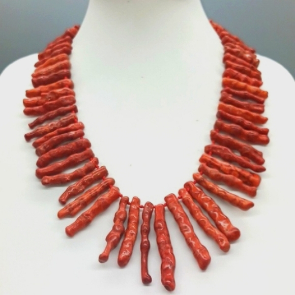 AIL FAUX CORAL CHUNKY NECKLACE 😍 - Picture 1 of 11